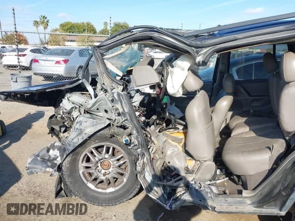 ✅ 2004 Jeep Grand Cherokee Laredo • VIN: 1J4GX48S84C401673 • Lot: 43657580. Listed on IAAI with Not provided. Free auction sales archive from the USA and detailed vehicle history report at DreamBid. Image 17.