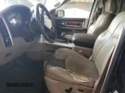 ✅ 2009 Dodge 1500 Laramie • VIN: 1D3HV13T49J511869 • Lot: 55224955. Wystawiony na Copart z przebiegiem 279 220 mil. Bezpłatny archiwum sprzedaży aukcyjnych z USA i szczegółowy raport historii pojazdu na DreamBid. Zdjęcie 7.