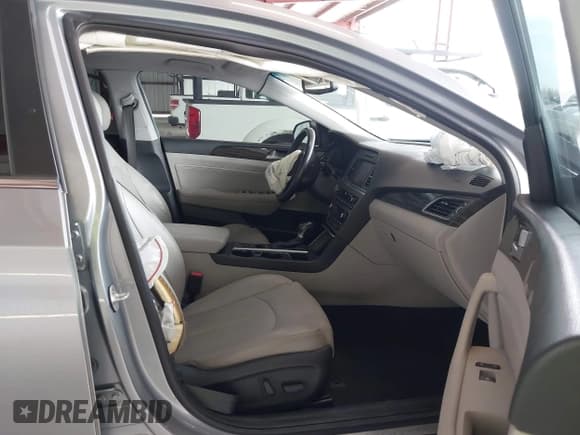 ✅ 2017 Hyundai Sonata Limited • VIN: 5NPE34AF7HH481709 • Лот: 43252369. Опубликован ранее на IAAI с пробегом 84 642 миль. Бесплатный доступ к архиву аукционных продаж из США и подробный отчёт об истории автомобиля на DreamBid. Изображение 5.