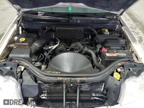 ✅ 2005 Jeep Grand Cherokee Laredo • VIN: 1J4GR48K75C514929 • Lot: 90915425. Listed on Copart with 172,872 mi. Free auction sales archive from the USA and detailed vehicle history report at DreamBid. Image 12.