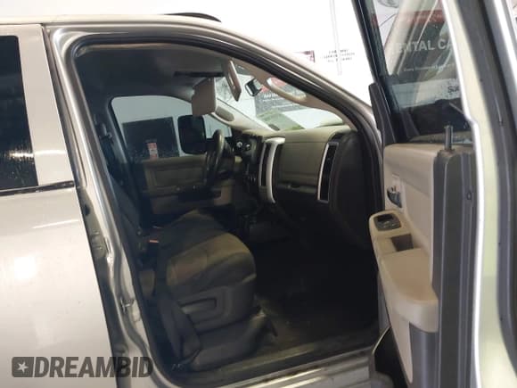 ✅ 2012 Ram 2500 SLT • VIN: 3C6UD5DL8CG180990 • Lot: 43193300. Listed on IAAI with 333,551 mi. Free auction sales archive from the USA and detailed vehicle history report at DreamBid. Image 5.
