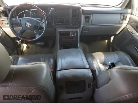 ✅ 2005 Cadillac Escalade • VIN: 1GYEK63N35R178945 • Lot: 87002895. Listed on Copart with 212,231 mi. Free auction sales archive from the USA and detailed vehicle history report at DreamBid. Image 8.