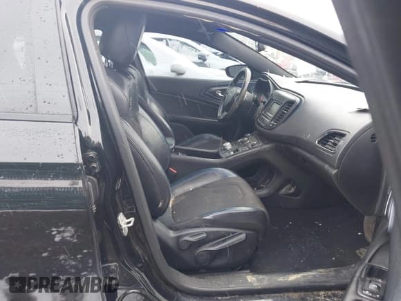 ✅ 2015 Chrysler 200 S • VIN: 1C3CCCBB5FN675816 • Lot: 43571826. Listed on IAAI with 215,694 mi. Free auction sales archive from the USA and detailed vehicle history report at DreamBid. Image 5.