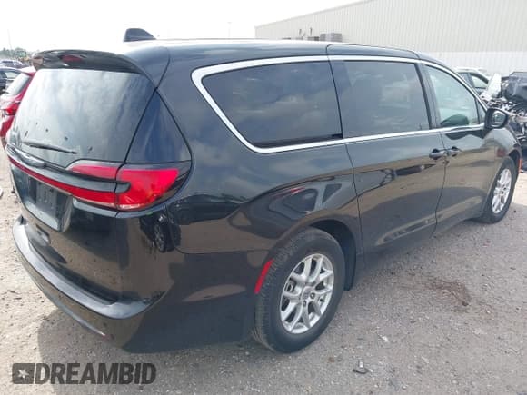 ✅ 2023 Chrysler Pacifica Touring L • VIN: 2C4RC1BG7PR586503 • Lot: 42883902. Listed on IAAI with 46,223 mi. Free auction sales archive from the USA and detailed vehicle history report at DreamBid. Image 4.