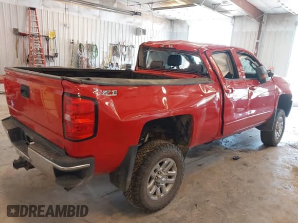 ✅ 2015 Chevrolet Silverado 2500HD LT • VIN: 1GC2KVEG5FZ501928 • Lot: 42460213. Wystawiony na IAAI z przebiegiem Nie podano. Bezpłatny archiwum sprzedaży aukcyjnych z USA i szczegółowy raport historii pojazdu na DreamBid. Zdjęcie 4.