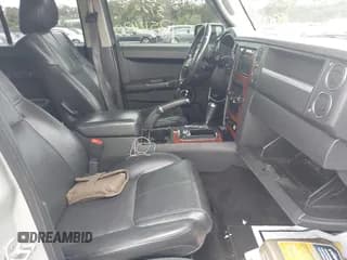 ✅ 2009 Jeep Commander Limited • VIN: 1J8HG58P49C539741 • Lot: 43465845. Wystawiony na IAAI z przebiegiem Nie podano. Bezpłatny archiwum sprzedaży aukcyjnych z USA i szczegółowy raport historii pojazdu na DreamBid. Zdjęcie 5.