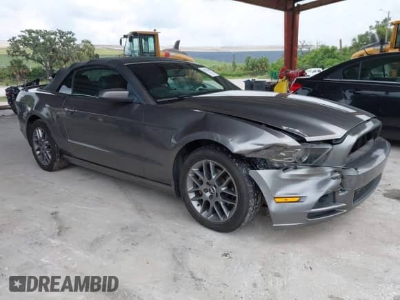 2014 Ford Mustang V6 с VIN 1ZVBP8EM7E5246694, выставлен на аукционе IAAI как лот 43213482 с пробегом 204 803 миль миль и . История ставок и продаж доступна на DreamBid. Изображение 1.