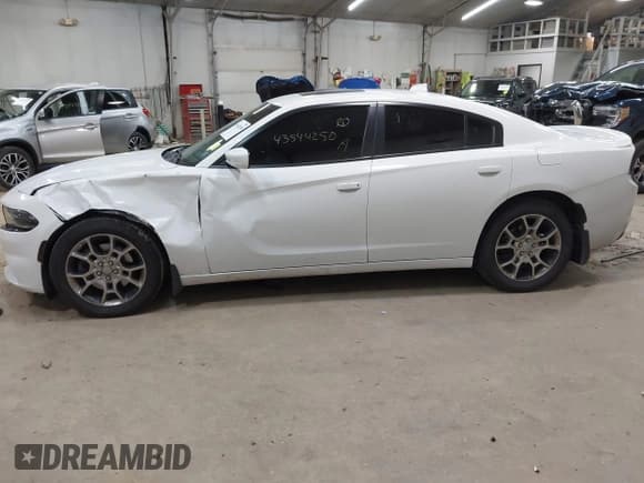 ✅ 2016 Dodge Charger SXT • VIN: 2C3CDXJG2GH111049 • Лот: 43544250. Опубликован ранее на IAAI с пробегом 112 504 миль. Бесплатный доступ к архиву аукционных продаж из США и подробный отчёт об истории автомобиля на DreamBid. Изображение 15.