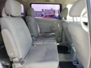 ✅ 2014 Nissan Quest S • VIN: JN8AE2KP7E9100633 • Lot: 67205175. Wystawiony na Copart z przebiegiem 99 479 mil. Bezpłatny archiwum sprzedaży aukcyjnych z USA i szczegółowy raport historii pojazdu na DreamBid. Zdjęcie 11.