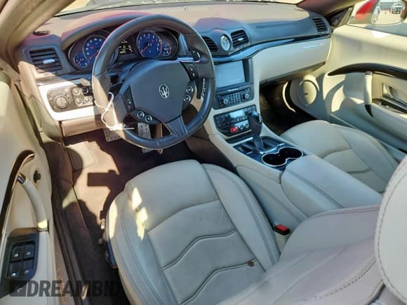 ✅ 2013 Maserati GranTurismo Sport • VIN: ZAM45VMA7D0070308 • Lot: 90467755. Wystawiony na Copart z przebiegiem 32 573 mil. Bezpłatny archiwum sprzedaży aukcyjnych z USA i szczegółowy raport historii pojazdu na DreamBid. Zdjęcie 8.