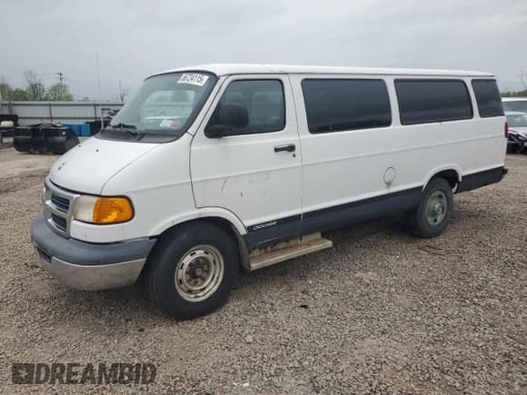 ✅ 2000 Dodge Passenger • VIN: 2B5WB35Y5YK179904 • Lot: 56724115. Wystawiony na Copart z przebiegiem 71 023 mil. Bezpłatny archiwum sprzedaży aukcyjnych z USA i szczegółowy raport historii pojazdu na DreamBid. Zdjęcie 1.