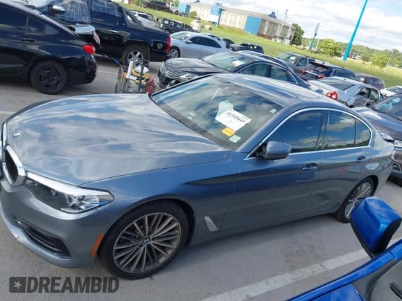 ✅ 2019 BMW 5 Series 530i xDrive • VIN: WBAJA7C51KWW12626 • Lot: 42335449. Listed on IAAI with 71,798 mi. Free auction sales archive from the USA and detailed vehicle history report at DreamBid. Image 14.