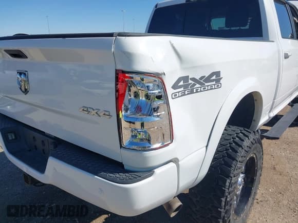 ✅ 2018 Ram 2500 Big Horn • VIN: 3C6UR5DL7JG290136 • Lot: 41823442. Wystawiony na IAAI z przebiegiem 106 167 mil. Bezpłatny archiwum sprzedaży aukcyjnych z USA i szczegółowy raport historii pojazdu na DreamBid. Zdjęcie 6.