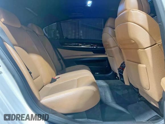 ✅ 2010 BMW 7 Series 750Li • VIN: WBAKB8C58ACY64395 • Лот: 59821335. Опубликован ранее на Copart с пробегом 137 375 миль. Бесплатный доступ к архиву аукционных продаж из США и подробный отчёт об истории автомобиля на DreamBid. Изображение 6.