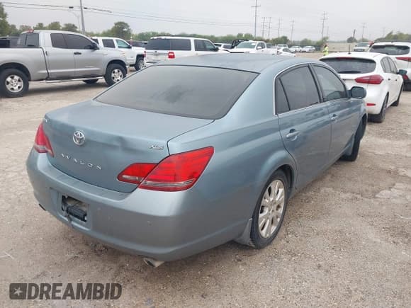 ✅ 2008 Toyota Avalon XL • VIN: 4T1BK36BX8U280328 • Lot: 43543561. Wystawiony na IAAI z przebiegiem 195 125 mil. Bezpłatny archiwum sprzedaży aukcyjnych z USA i szczegółowy raport historii pojazdu na DreamBid. Zdjęcie 4.