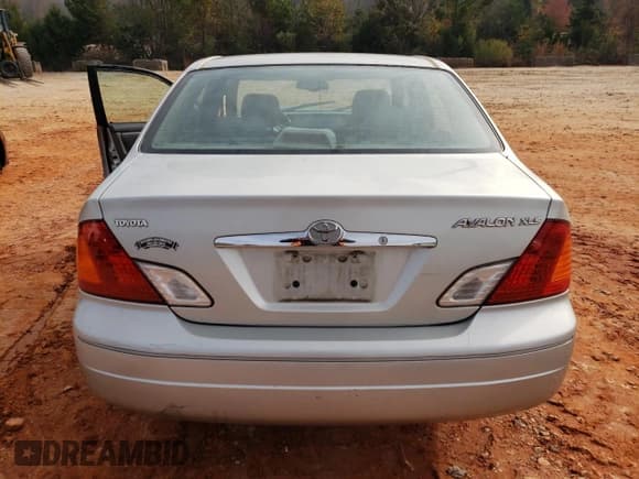 ✅ 2000 Toyota Avalon XL • VIN: 4T1BF28B6YU061880 • Lot: 89692185. Listed on Copart with 264,567 mi. Free auction sales archive from the USA and detailed vehicle history report at DreamBid. Image 6.
