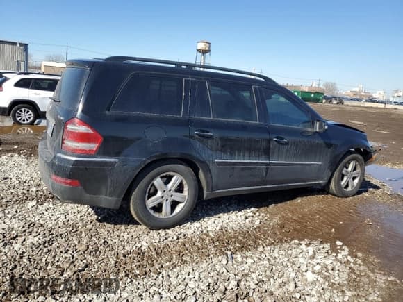 ✅ 2007 Mercedes-Benz GL 450 • VIN: 4JGBF71E07A126109 • Lot: 46529665. Wystawiony na Copart z przebiegiem 230 994 mil. Bezpłatny archiwum sprzedaży aukcyjnych z USA i szczegółowy raport historii pojazdu na DreamBid. Zdjęcie 3.