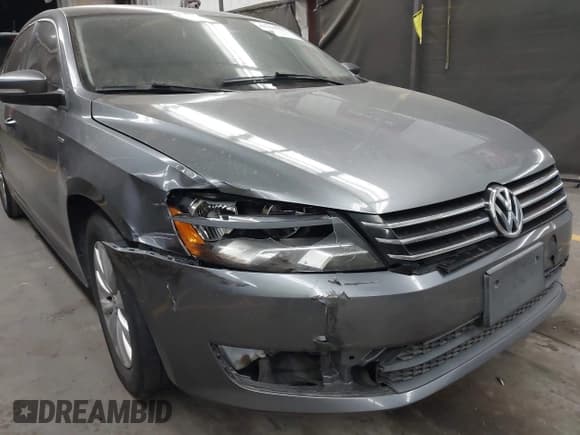 ✅ 2015 Volkswagen Passat S • VIN: 1VWAT7A30FC062452 • Лот: 43369050. Опубликован ранее на IAAI с пробегом 112 534 миль. Бесплатный доступ к архиву аукционных продаж из США и подробный отчёт об истории автомобиля на DreamBid. Изображение 6.