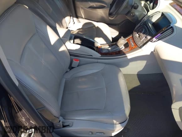 ✅ 2013 Buick LaCrosse Leather • VIN: 1G4GC5E35DF121904 • Lot: 42240848. Wystawiony na IAAI z przebiegiem 195 274 mil. Bezpłatny archiwum sprzedaży aukcyjnych z USA i szczegółowy raport historii pojazdu na DreamBid. Zdjęcie 5.