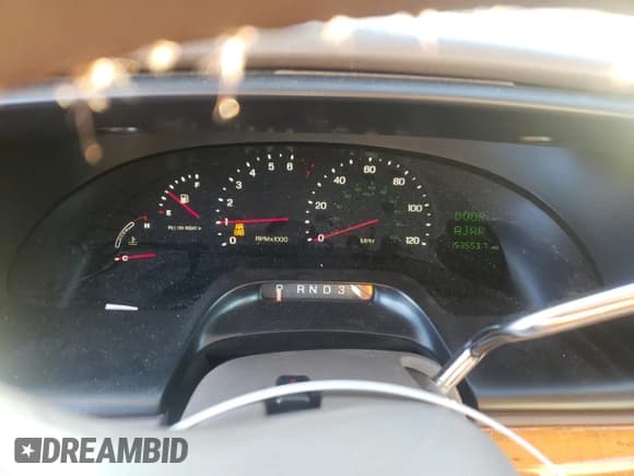 ✅ 1998 Lincoln Continental • VIN: 1LNFM97V3WY647762 • Lot: 77062294. Listed on Copart with 153,553 mi. Free auction sales archive from the USA and detailed vehicle history report at DreamBid. Image 9.