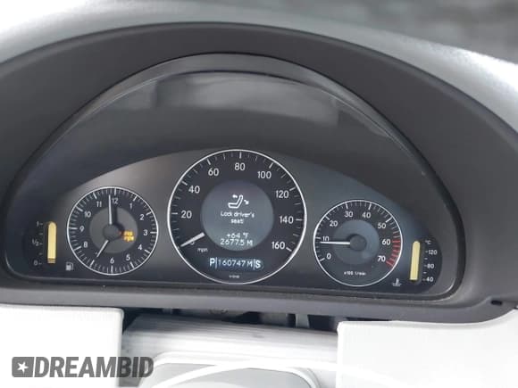 ✅ 2005 Mercedes-Benz CLK 320 • VIN: WDBTJ65JX5F139957 • Лот: 43689322. Опубликован ранее на IAAI с пробегом 160 747 миль. Бесплатный доступ к архиву аукционных продаж из США и подробный отчёт об истории автомобиля на DreamBid. Изображение 7.