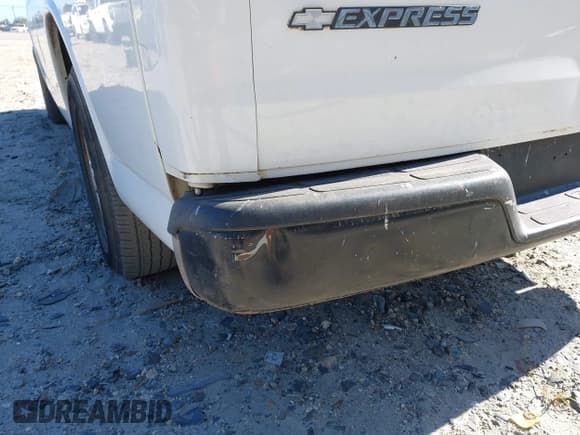 ✅ 2010 Chevrolet Express Cargo • VIN: 1GCUGADX3A1131204 • Lot: 40709065. Listed on IAAI with 312,430 mi. Free auction sales archive from the USA and detailed vehicle history report at DreamBid. Image 6.