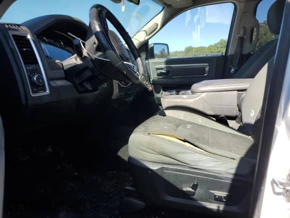 2015 Ram 1500 Lone Star с VIN 1C6RR7LTXFS537104, выставлен на аукционе Copart как лот 86436795 с пробегом 252 870 миль миль и Списание • Salvage title. История ставок и продаж доступна на DreamBid. Изображение 7.