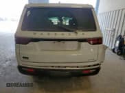 ✅ 2022 Jeep Wagoneer Series I • VIN: 1C4SJVATXNS196472 • Lot: 85273455. Wystawiony na Copart z przebiegiem 62 151 mil. Bezpłatny archiwum sprzedaży aukcyjnych z USA i szczegółowy raport historii pojazdu na DreamBid. Zdjęcie 6.