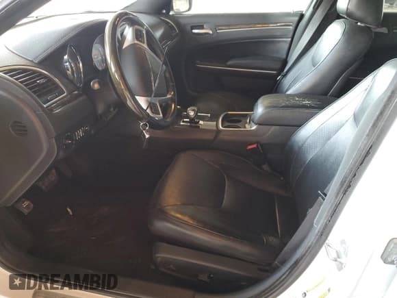 ✅ 2013 Chrysler 300 C • VIN: 2C3CCAEG3DH606320 • Lot: 69114125. Listed on Copart with 190,477 mi. Free auction sales archive from the USA and detailed vehicle history report at DreamBid. Image 7.