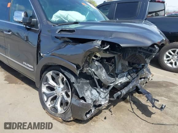 2020 Ram 1500 Limited z VIN 1C6SRFPT1LN419488, wystawiony jako IAAI lot #41847838 z przebiegiem 39 836 mil mil oraz . Historia ofert i sprzedaży dostępna na DreamBid. Obrazek 20.