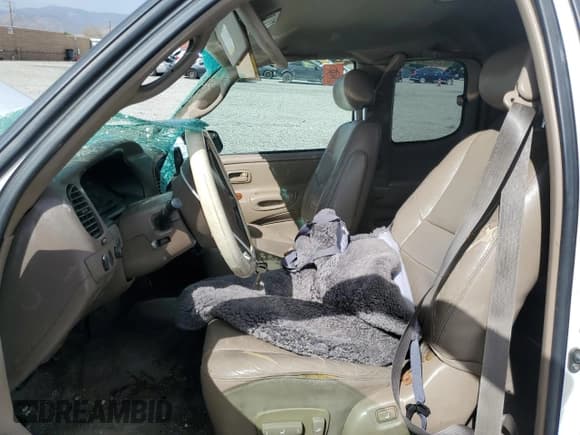 ✅ 2002 Toyota Tundra Limited • VIN: 5TBRT38102S259352 • Lot: 47279905. Listed on Copart with 274,243 mi. Free auction sales archive from the USA and detailed vehicle history report at DreamBid. Image 7.