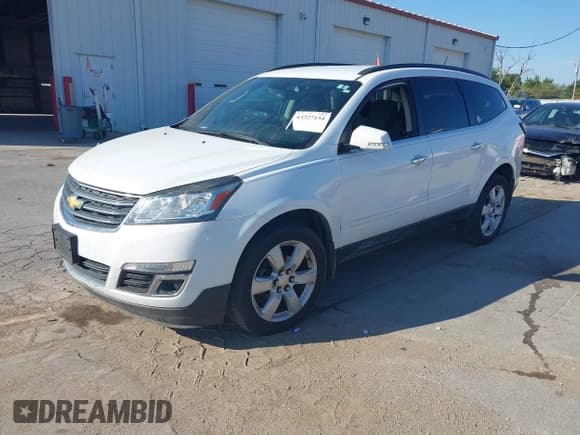 ✅ 2017 Chevrolet Traverse LT • VIN: 1GNKRGKD0HJ235034 • Lot: 43227154. Wystawiony na IAAI z przebiegiem Nie podano. Bezpłatny archiwum sprzedaży aukcyjnych z USA i szczegółowy raport historii pojazdu na DreamBid. Zdjęcie 2.