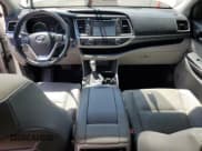 ✅ 2017 Toyota Highlander Hybrid Limited • VIN: 5TDDGRFH6HS025380 • Lot: 63672595. Listed on Copart with 119,730 mi. Free auction sales archive from the USA and detailed vehicle history report at DreamBid. Image 8.