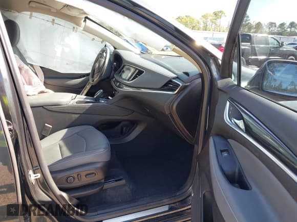 ✅ 2020 Buick Enclave Essence • VIN: 5GAERBKW0LJ185238 • Lot: 42969984. Listed on IAAI with 36,166 mi. Free auction sales archive from the USA and detailed vehicle history report at DreamBid. Image 5.