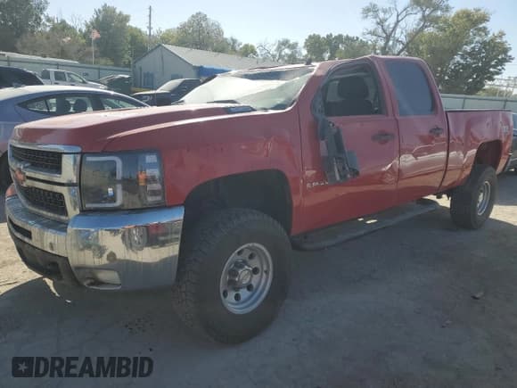 ✅ 2007 Chevrolet Silverado 2500HD 1LT • VIN: 1GCHK23617F522118 • Lot: 76400054. Wystawiony na Copart z przebiegiem 316 827 mil. Bezpłatny archiwum sprzedaży aukcyjnych z USA i szczegółowy raport historii pojazdu na DreamBid. Zdjęcie 1.