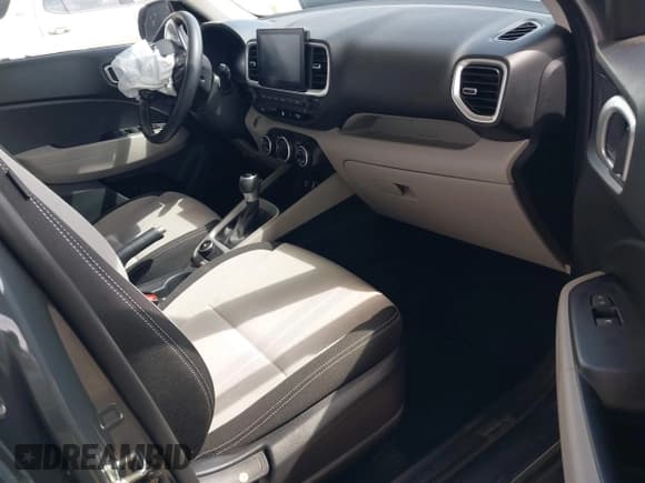 ✅ 2024 Hyundai Venue Limited • VIN: KMHRC8A3XRU302421 • Lot: 41871614. Listed on IAAI with 10,138 mi. Free auction sales archive from the USA and detailed vehicle history report at DreamBid. Image 5.