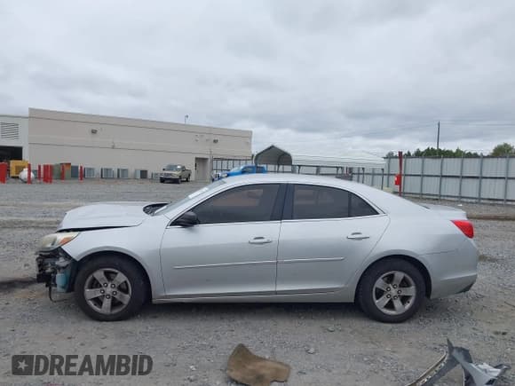 ✅ 2015 Chevrolet Malibu LS • VIN: 1G11B5SL6FF145142 • Лот: 43571369. Опубликован ранее на IAAI с пробегом 221 230 миль. Бесплатный доступ к архиву аукционных продаж из США и подробный отчёт об истории автомобиля на DreamBid. Изображение 15.