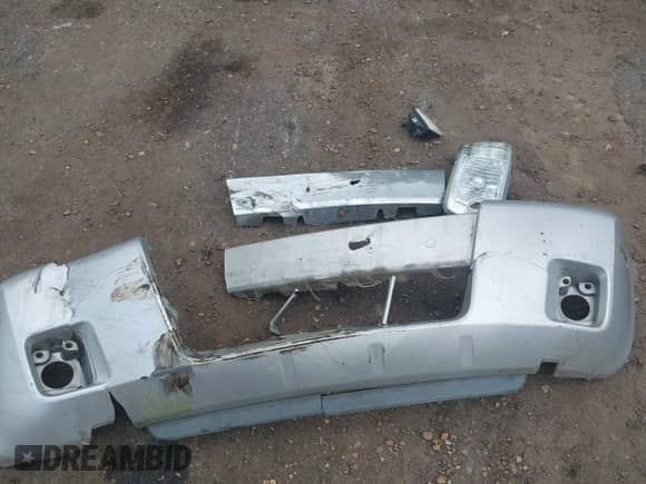 2005 Mercury Mariner Luxury с VIN 4M2YU56155DJ18530, выставлен на аукционе IAAI как лот 42307355 с пробегом 74 905 миль миль и . История ставок и продаж доступна на DreamBid. Изображение 12.