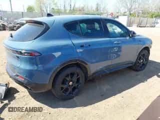 2024 Dodge Hornet R/T Plus z VIN ZACPDFDW1R3A09454, wystawiony jako IAAI lot #42102576 z przebiegiem 12 720 mil mil oraz . Historia ofert i sprzedaży dostępna na DreamBid. Obrazek 4.