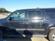 ✅ 2013 Chevrolet Suburban LT • VIN: 1GNSKJE78DR173059 • Lot: 43699809. Wystawiony na IAAI z przebiegiem 225 390 mil. Bezpłatny archiwum sprzedaży aukcyjnych z USA i szczegółowy raport historii pojazdu na DreamBid. Zdjęcie 14.