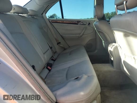 ✅ 2004 Mercedes-Benz C 240 • VIN: WDBRF81J44F499186 • Лот: 82180135. Опубликован ранее на Copart с пробегом 191 142 миль. Бесплатный доступ к архиву аукционных продаж из США и подробный отчёт об истории автомобиля на DreamBid. Изображение 10.