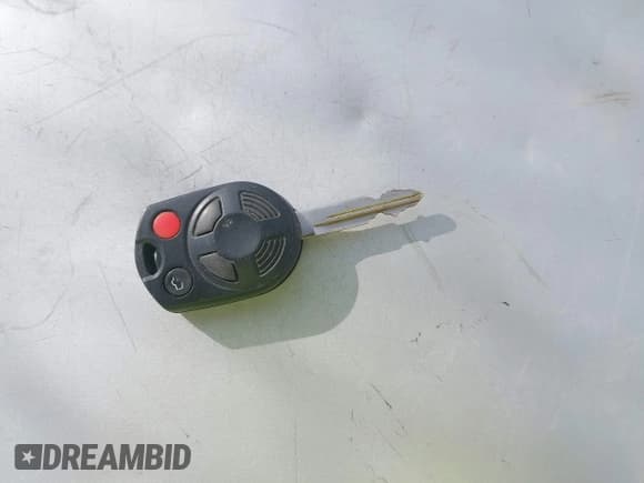 ✅ 2012 Ford Escape Limited • VIN: 1FMCU0EG7CKA30656 • Лот: 43607683. Опубликован ранее на IAAI с пробегом 204 907 миль. Бесплатный доступ к архиву аукционных продаж из США и подробный отчёт об истории автомобиля на DreamBid. Изображение 11.