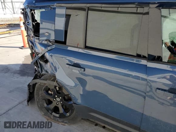 ✅ 2020 Land Rover Defender HSE • VIN: SALE9EEU0L2020514 • Lot: 86503405. Listed on Copart with Not provided. Free auction sales archive from the USA and detailed vehicle history report at DreamBid. Image 10.