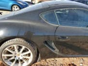 ✅ 2007 Porsche 718 Cayman • VIN: WP0AA298X7U760865 • Lot: 83640304. Wystawiony na Copart z przebiegiem 139 720 mil. Bezpłatny archiwum sprzedaży aukcyjnych z USA i szczegółowy raport historii pojazdu na DreamBid. Zdjęcie 10.