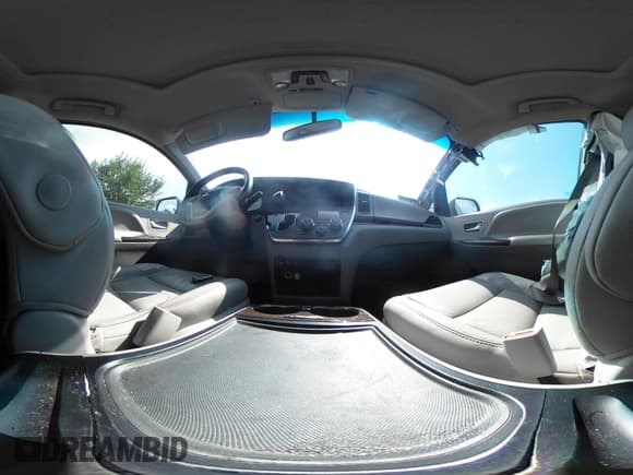 ✅ 2017 Toyota Sienna XLE Auto Access Seat • VIN: 5TDYZ3DC5HS809534 • Lot: 41931204. Listed on IAAI with 132,288 mi. Free auction sales archive from the USA and detailed vehicle history report at DreamBid. Image 19.