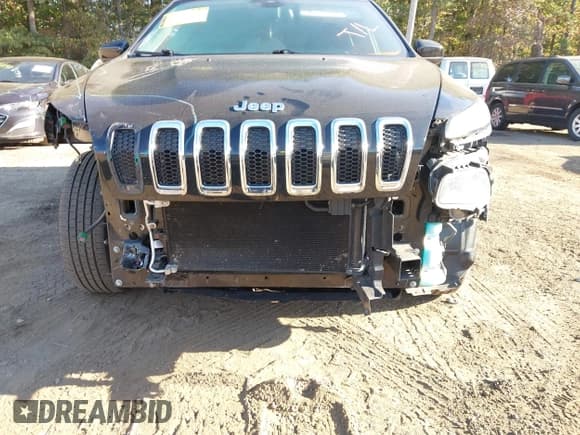 ✅ 2016 Jeep Cherokee Latitude • VIN: 1C4PJMCS5GW175951 • Lot: 43392421. Wystawiony na IAAI z przebiegiem 73 136 mil. Bezpłatny archiwum sprzedaży aukcyjnych z USA i szczegółowy raport historii pojazdu na DreamBid. Zdjęcie 6.