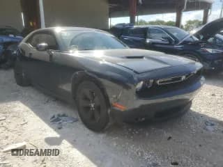 ✅ 2019 Dodge Challenger SXT • VIN: 2C3CDZAG1KH674226 • Lot: 68639622. Wystawiony na Copart z przebiegiem 17 919 mil. Bezpłatny archiwum sprzedaży aukcyjnych z USA i szczegółowy raport historii pojazdu na DreamBid. Zdjęcie 4.