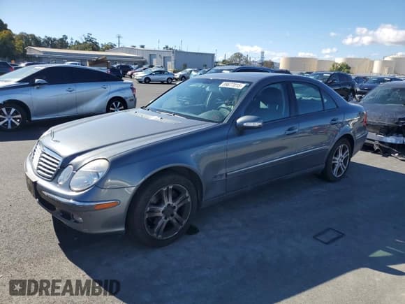 ✅ 2006 Mercedes-Benz E 350 • VIN: WDBUF56J06A898419 • Лот: 89677015. Опубликован ранее на Copart с пробегом 126 228 миль. Бесплатный доступ к архиву аукционных продаж из США и подробный отчёт об истории автомобиля на DreamBid. Изображение 1.