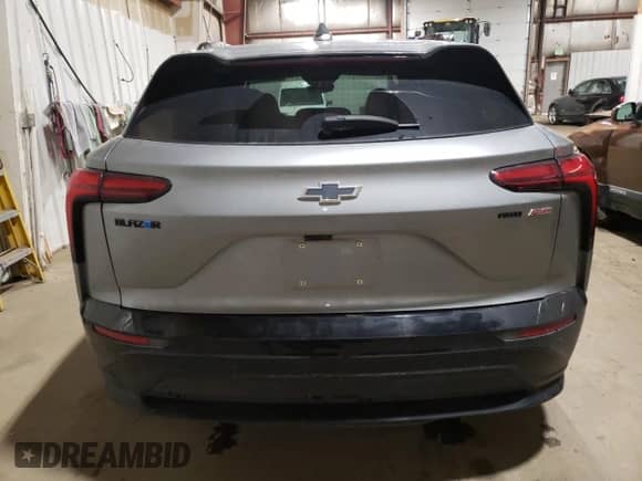 2024 Chevrolet Blazer EV eAWD RS z VIN 3GNKDCRJ8RS249637, wystawiony jako Copart lot #90114705 z przebiegiem 18 802 mil mil oraz Czysty tytuł • Clean title. Historia ofert i sprzedaży dostępna na DreamBid. Obrazek 6.