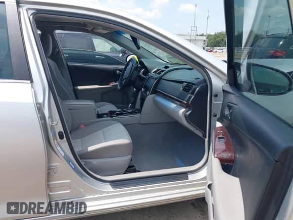 2013 Toyota Camry L с VIN 4T4BF1FK5DR285347, выставлен на аукционе IAAI как лот 43038997 с пробегом 142 872 миль миль и . История ставок и продаж доступна на DreamBid. Изображение 5.